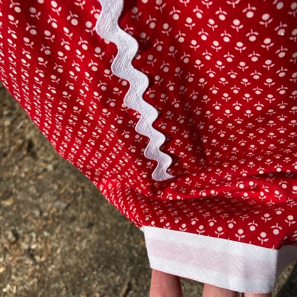 Vintage | Cottagecore Calico Rick Rack Apron - Picture 14 of 15